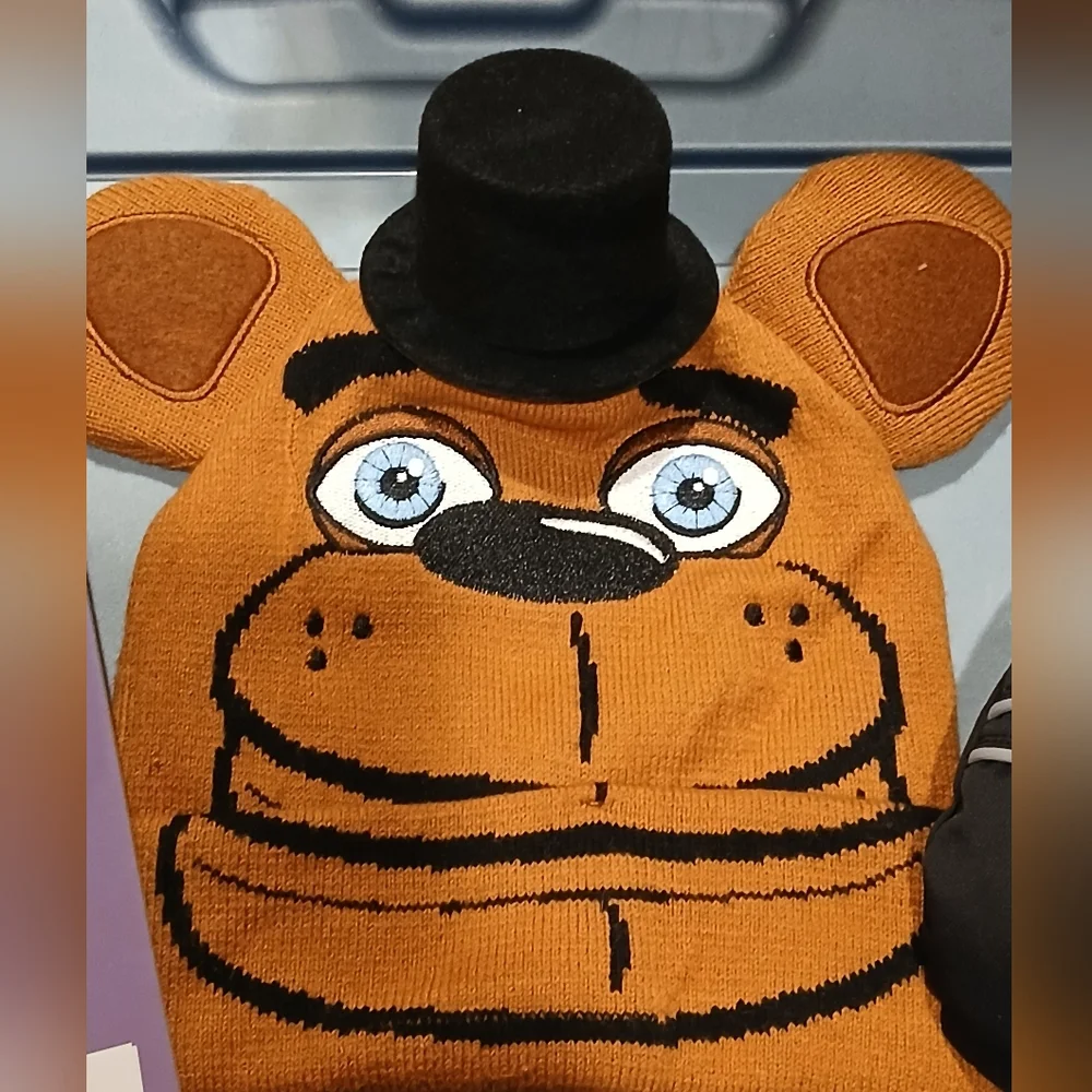 Kids Two Xsmall Mittens & Freddy Hat Set